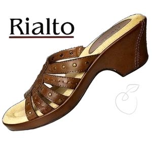 RIALTO BILLOW BROWN STUDDED SANDALS SZ 7